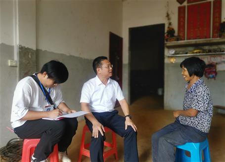 公司领导到扶贫一线助力脱贫攻坚